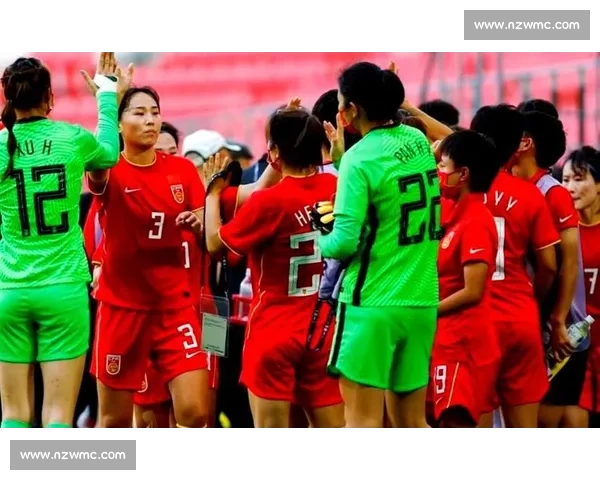 中国女足鏖战日本女足 展现坚韧拼搏精神引发球迷热议